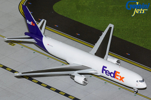 GeminiJets FedEx Boeing B767-300ERF N144FE 1/200 Aircraft Scale Model