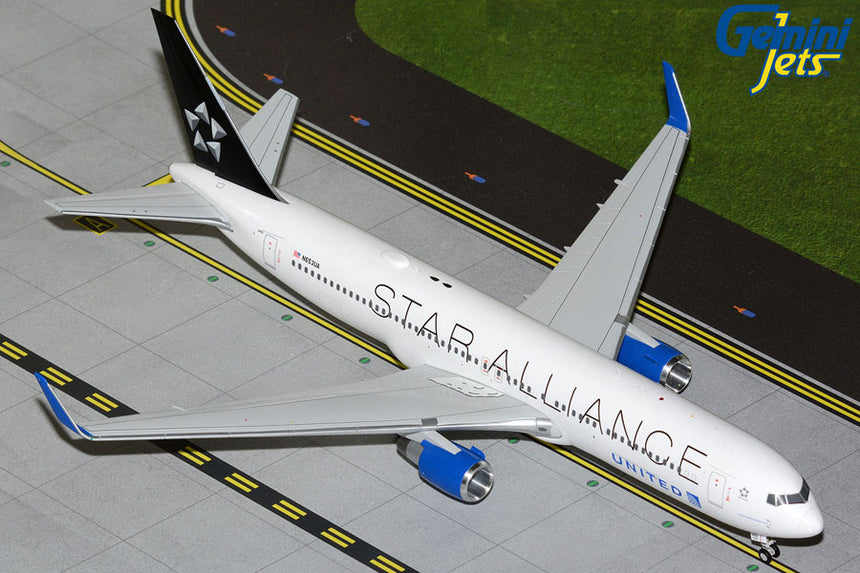 GeminiJets United Airlines Boeing B767-300ER N653UA “Star Alliance” livery 1/200 Scale
