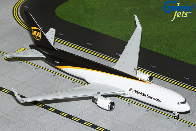 GeminiJets UPS Airlines Boeing 767-300ERF N324UP 1/200 Aircraft Scale Model