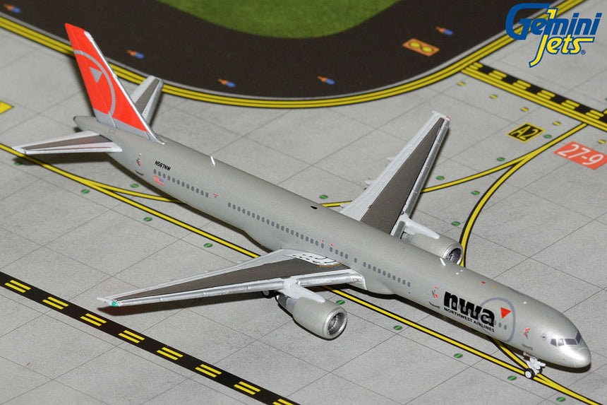 GeminiJets Northwest Airlines Boeing B757-300 N587NW “nwa” livery 1/400 Aircraft Scale Model