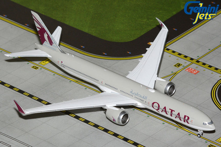 GeminiJets Qatar Airways Boeing 777-9 A7-BKA 1/400 Aircraft Scale Model