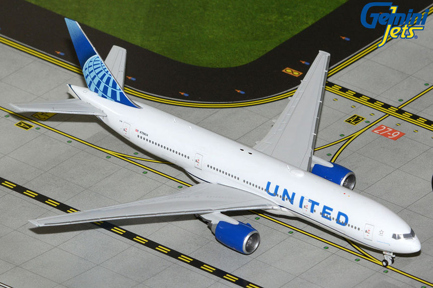 GeminiJets United Airlines Boeing B777-200ER N798UA 1/400 Aircraft Scale Model