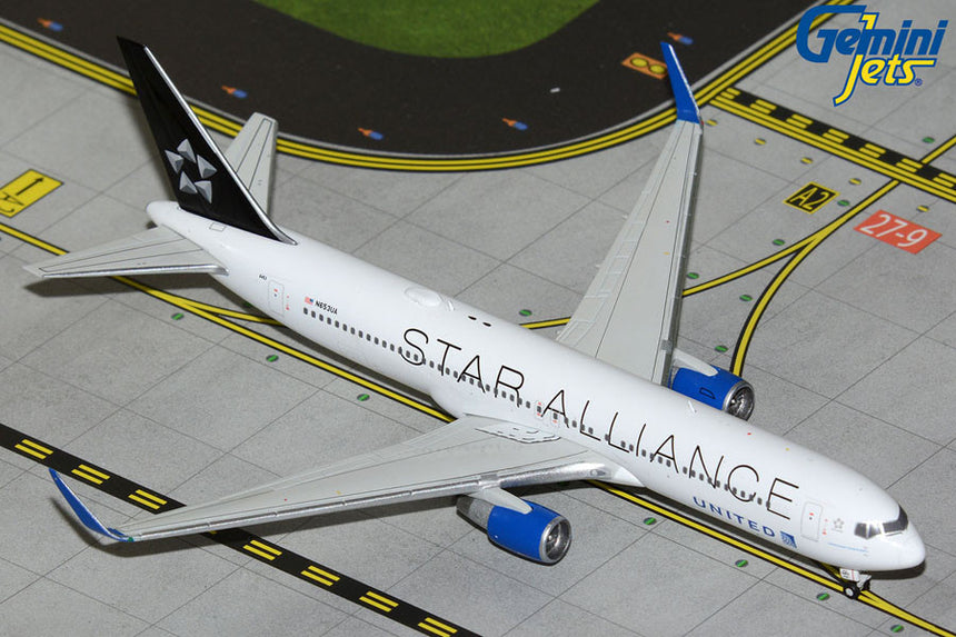 GeminiJets United Airlines Boeing B767-300ER N653UA “Star Alliance” Livery 1/400 Aircraft Scale Model