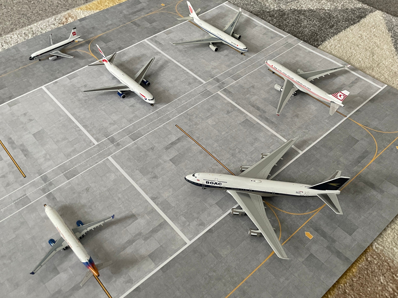 AMS 1/400 & 1/500 Scale Airport Parking Stands Paper Mat