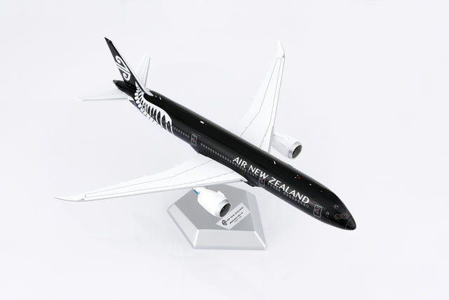 SQ Wings AIR NEW ZEALAND All Black livery Boeing B787-9 ZK-NZE 1/200 Aircraft Scale Model