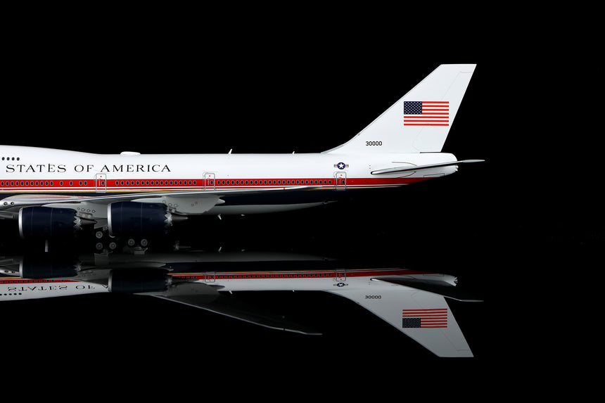 SQ Wings UNITED STATES OF AMERICA Air Force One Boeing B747-8 30000 1/200 Aircraft Scale Model