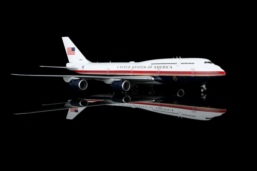 SQ Wings UNITED STATES OF AMERICA Air Force One Boeing B747-8 30000 1/200 Aircraft Scale Model