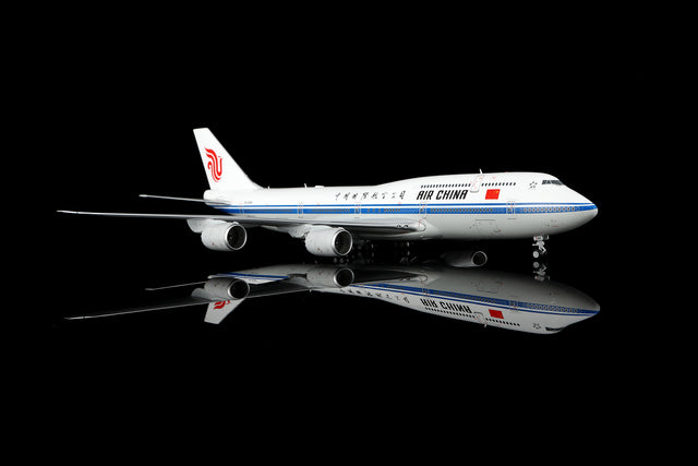 SQ Wings Air China Boeing B747-8 B-2486 1/200 Aircraft Scale Model