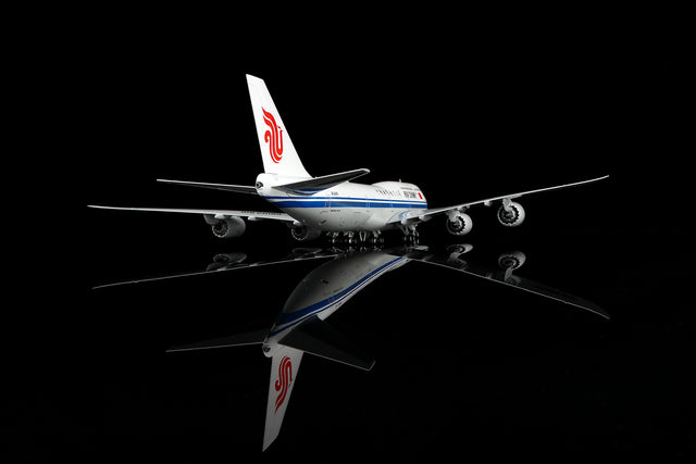 SQ Wings Air China Boeing B747-8 B-2486 1/200 Aircraft Scale Model