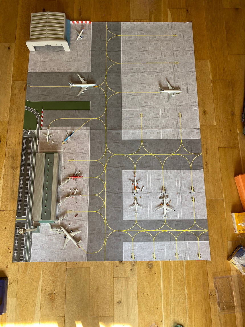 AMS 1/400 Scale Two Sheet Paper Airport Mat