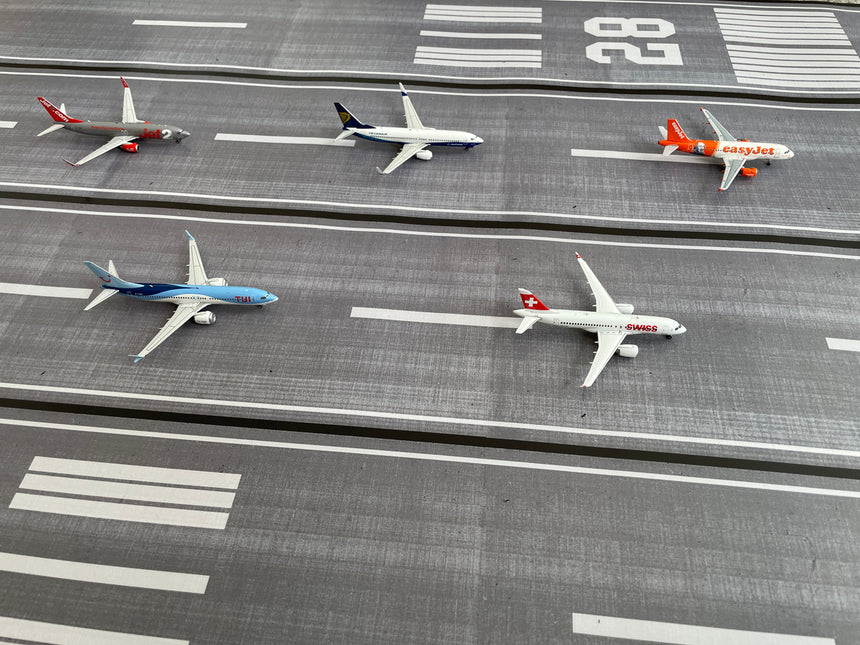 AMS 1/400 & 1/500 Scale Paper Airport Runway Mat
