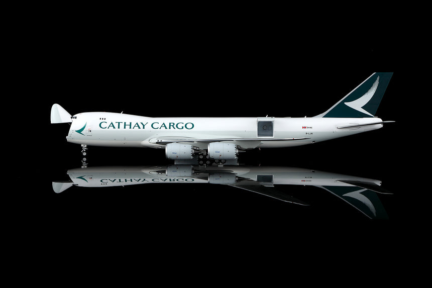 SQ Wings Cathay Cargo "Interactive Series" Boeing B747-8F B-LJN 1/200 Aircraft Scale Model