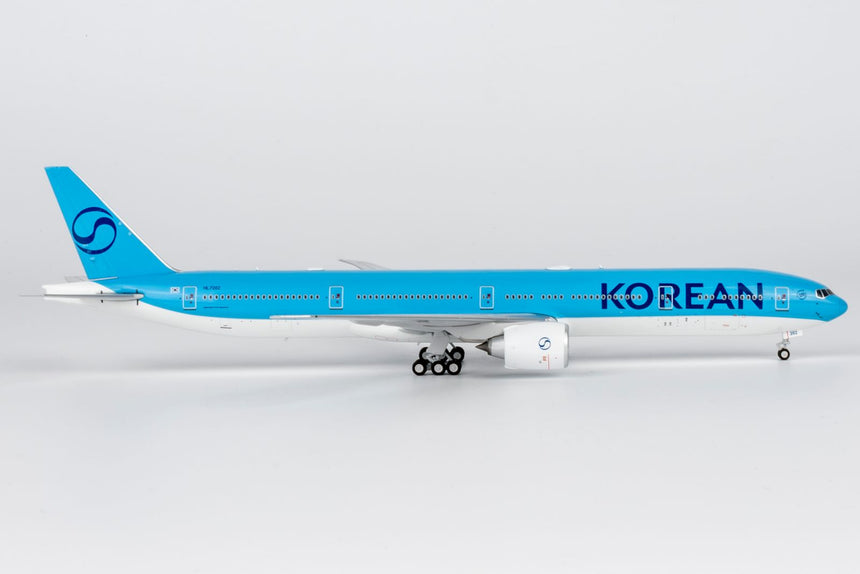 NG Models Korean Air (2025's livery) Boeing 777-300ER HL7202 1/400 Aircraft Scale Model