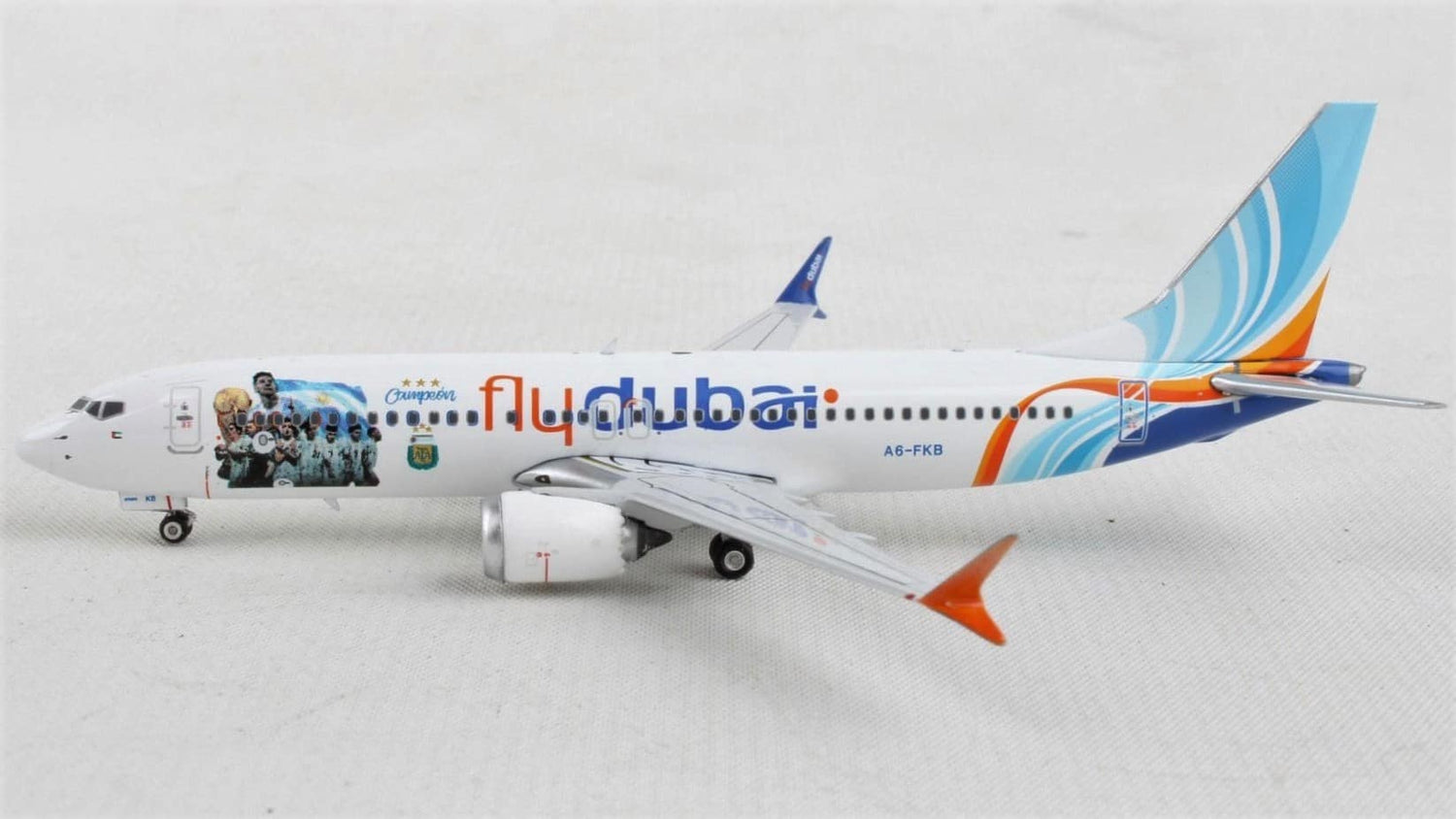 Phoenix FlyDubai Boeing 737-800Max A6-FKB 1/400 Aircraft Scale Model