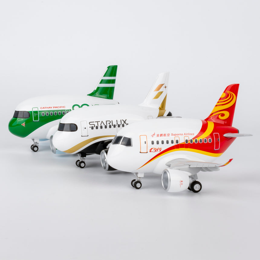CUMO Wings Airbus A321neo Cute Aircraft Model – Cathay Pacific 80th Anniversary Retro Livery - Snap-Fit ABS Collectible with Display Stand 10.5×12.5×7.5 cm