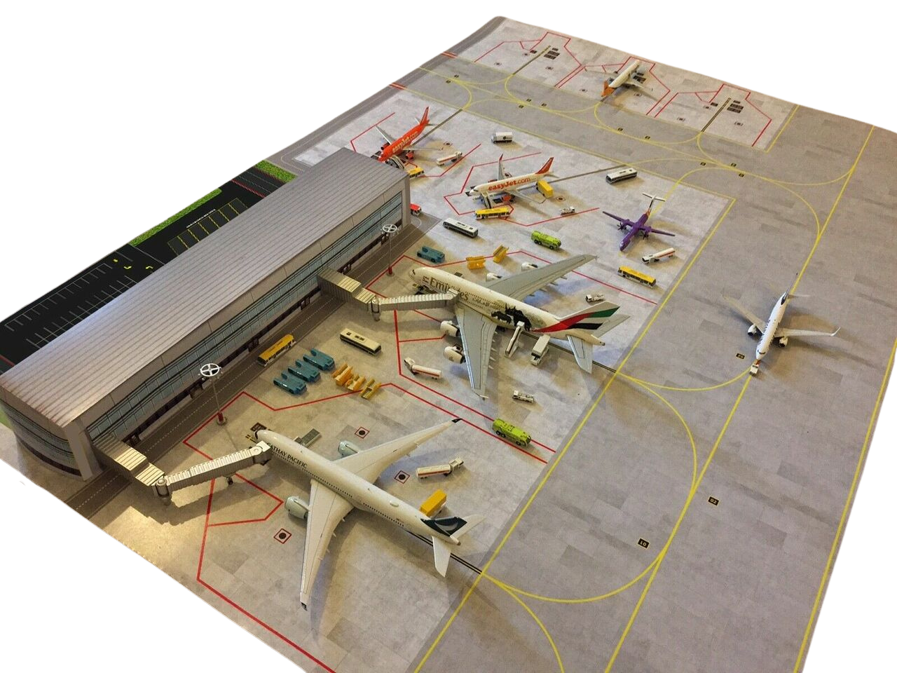 AMS 1/400 & 1/500 Scale Paper Airport Mat With Terminal