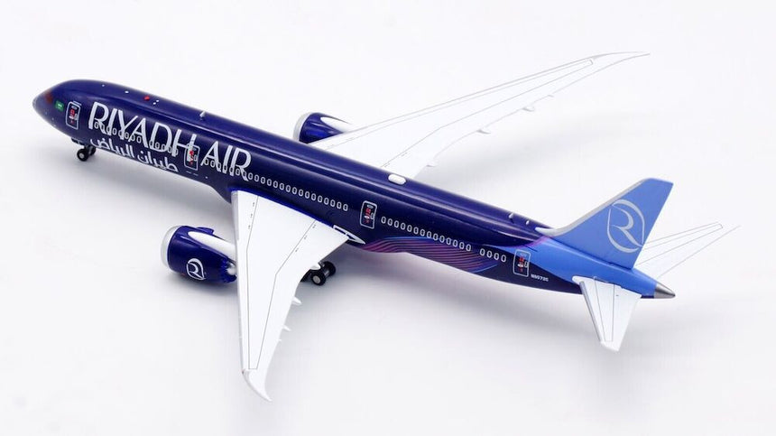 Aviation400 Riyadh Air Boeing 787-9 Dreamliner N8572C (rolling detachable magnetic undercarriage) 1/400 Aircraft Scale Model