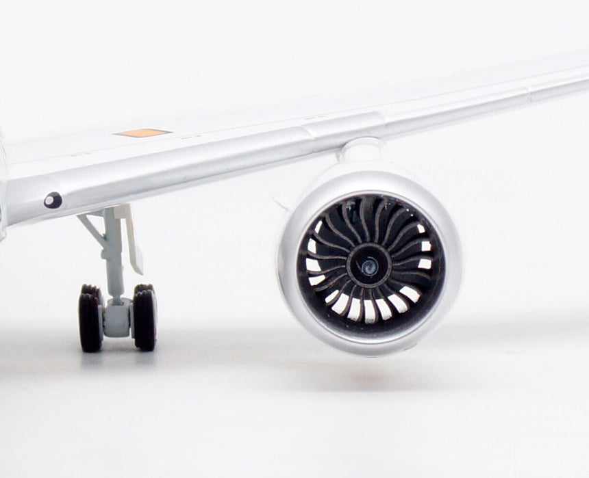 Aviation200 All Nippon Airways (ANA) Boeing 787-9 R2D2 JA873A 1/200 Scale