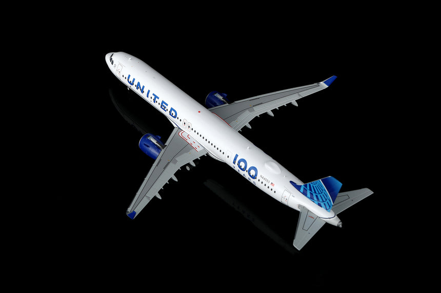 SQ Wings United Airlines Airbus A321neo N44550 1/200 Scale Model