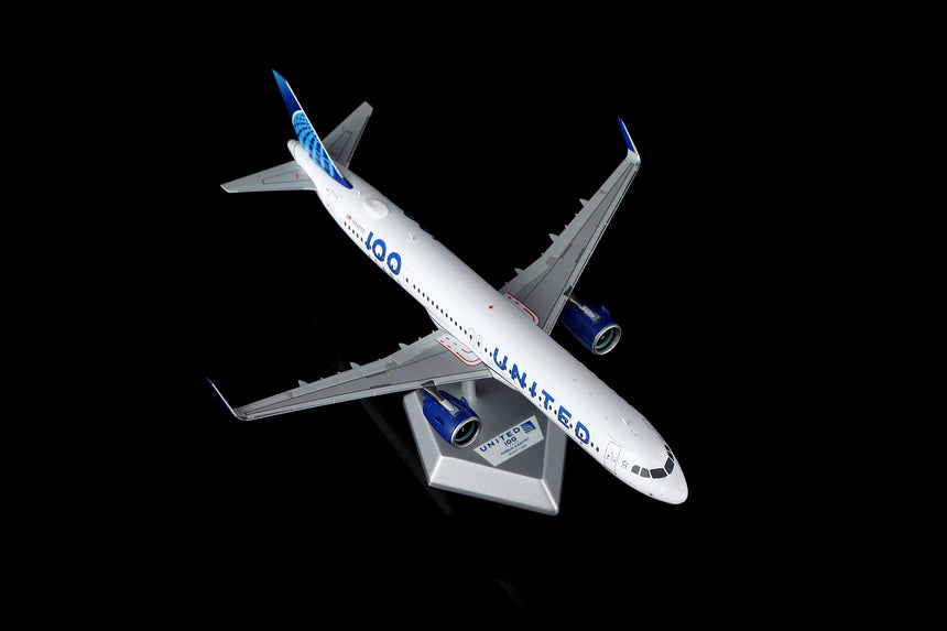 SQ Wings United Airlines Airbus A321neo N44550 1/200 Scale Model