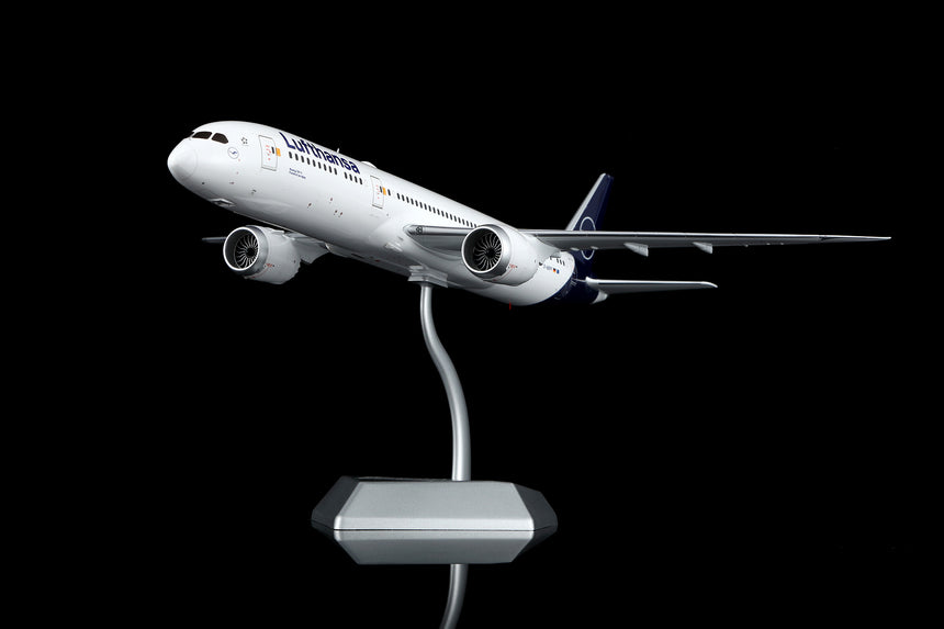 SQ Wings Lufthansa Boeing 787-9 D-ABPF 1/200 Scale Model