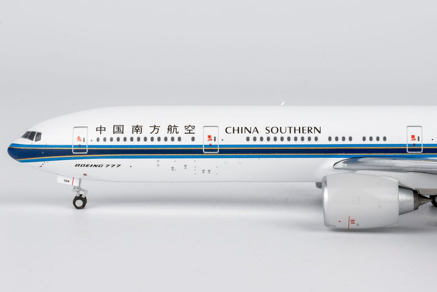 NG Models China Southern Airlines Boeing 777-300ER B-20DM 1/400 Aircraft Scale Model