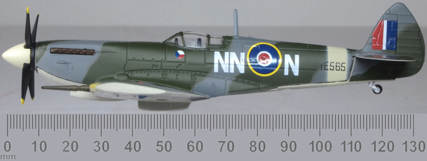 Herpa Spitfire IXE - RAF No.310 (Czech) Sqn. Manston, 1945 - TE565 / NN-N 1/72 Scale