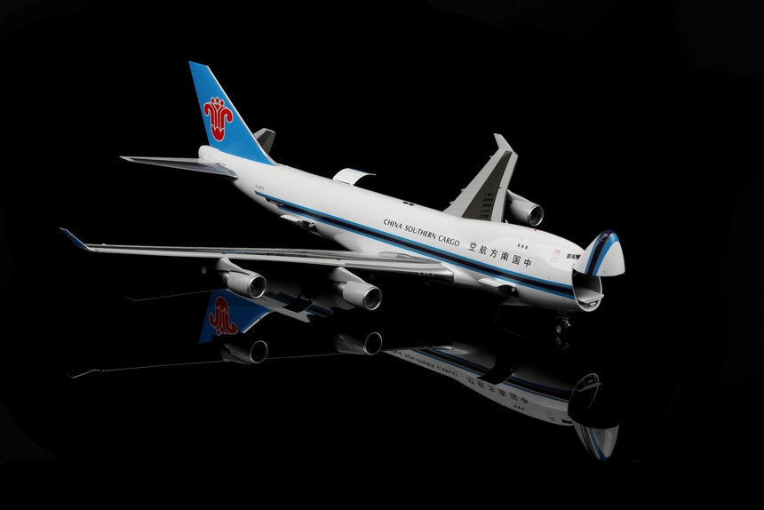 SQ Wings China Southern Airlines Boeing B747-400F B-2473 (Interactive Series) 1/200 Aircraft Scale Model