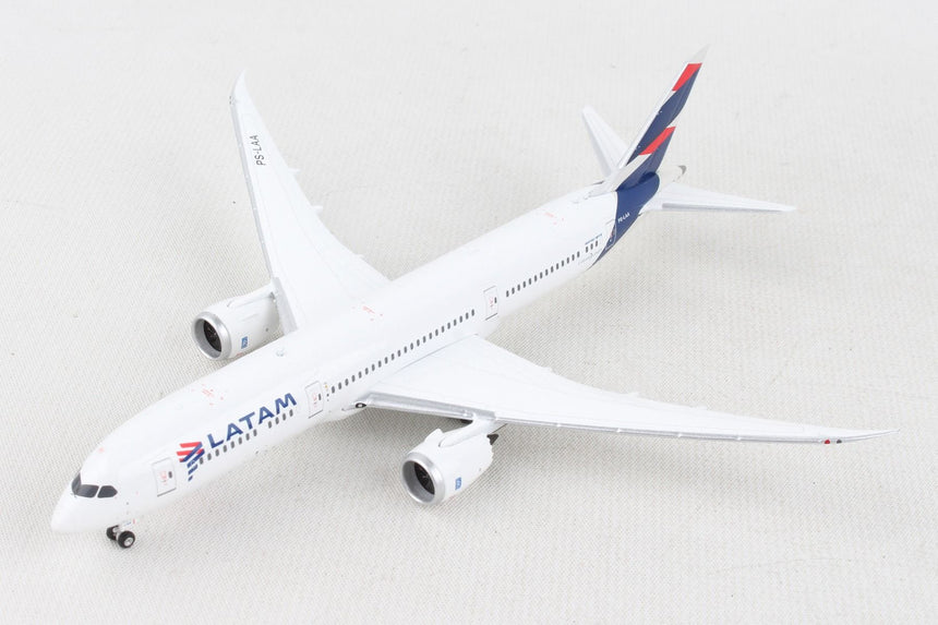 Phoenix Latam Boeing 787-9 PS-LAA 1/400 Aircraft Scale Model