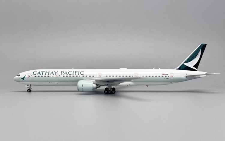 Phoenix Cathay Pacific Boeing B777-300 B-HNQ 1/400 Aircraft Scale Model