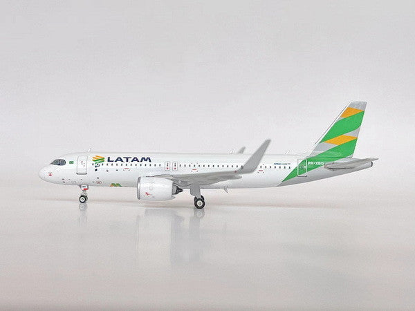 Phoenix LATAM Airbus A320neo PR-XBG 1/400 Scale