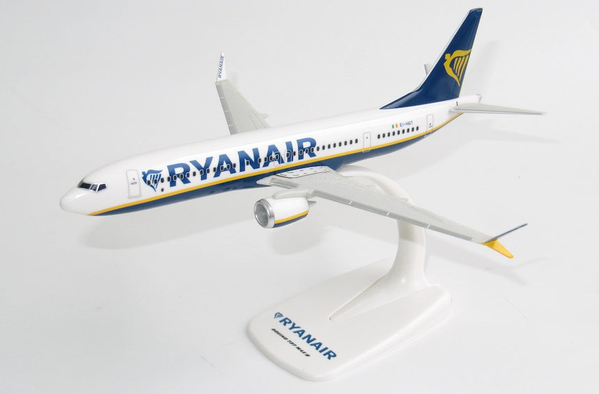 PPC Models Ryanair Boeing 737 MAX Snap-Fit Model Plane 1/200 Aircraft Scale Model