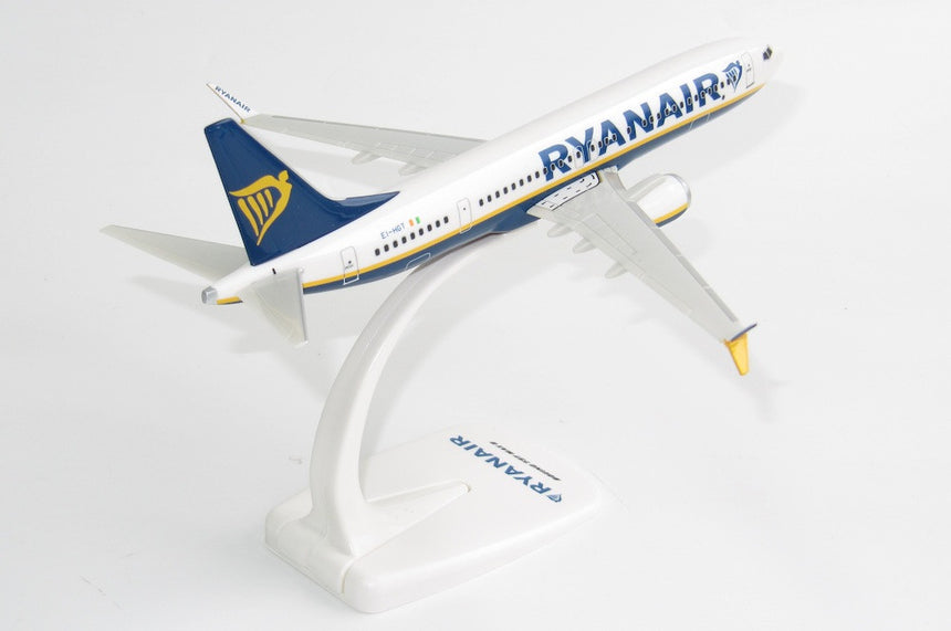 PPC Models Ryanair Boeing 737 MAX Snap-Fit Model Plane 1/200 Aircraft Scale Model