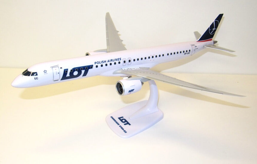 PPC Models Lot Polish Embraer E195-E2 SP-LEC 1/100 Aircraft Scale Model