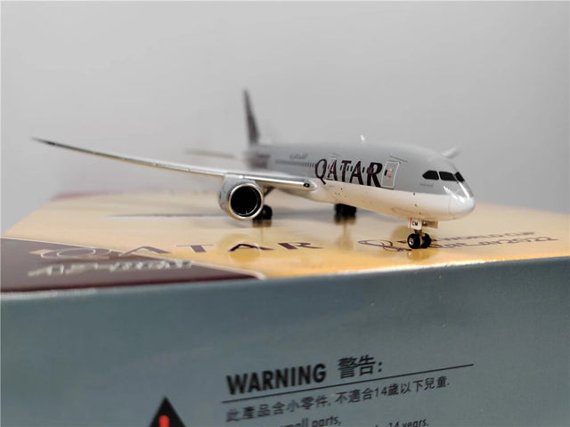 Phoenix Qatar Airways Boeing 787-8 A7-BCM 1/400 Aircraft Scale Model