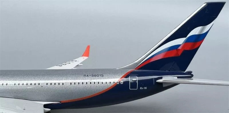 Phoenix Aeroflot Ilyushin IL-96-300 RA-96015 1/400 Aircraft Scale Model