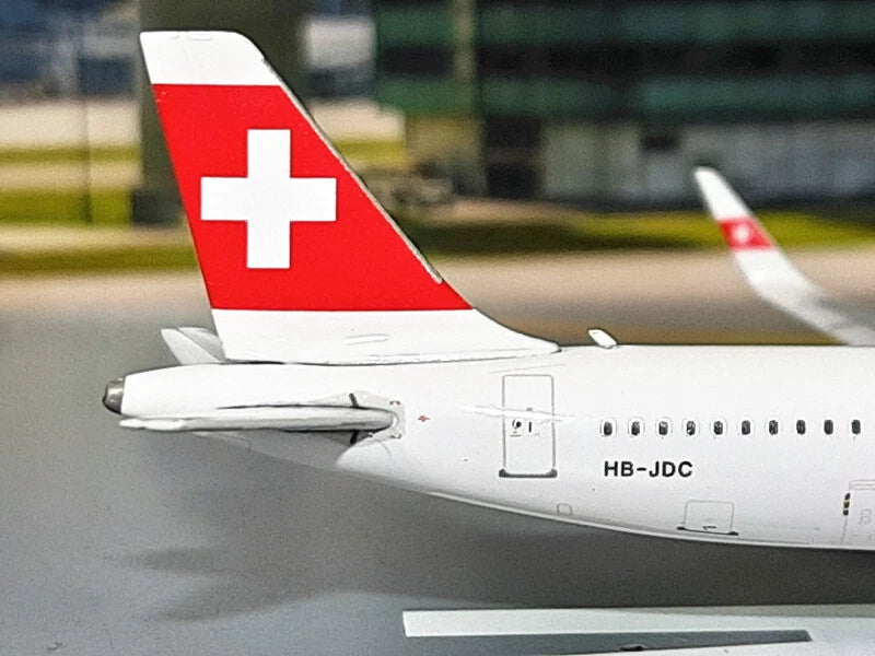 Phoenix Swiss Airbus A320Neo HB-JDC Red Nose 1/400 Aircraft Scale Model