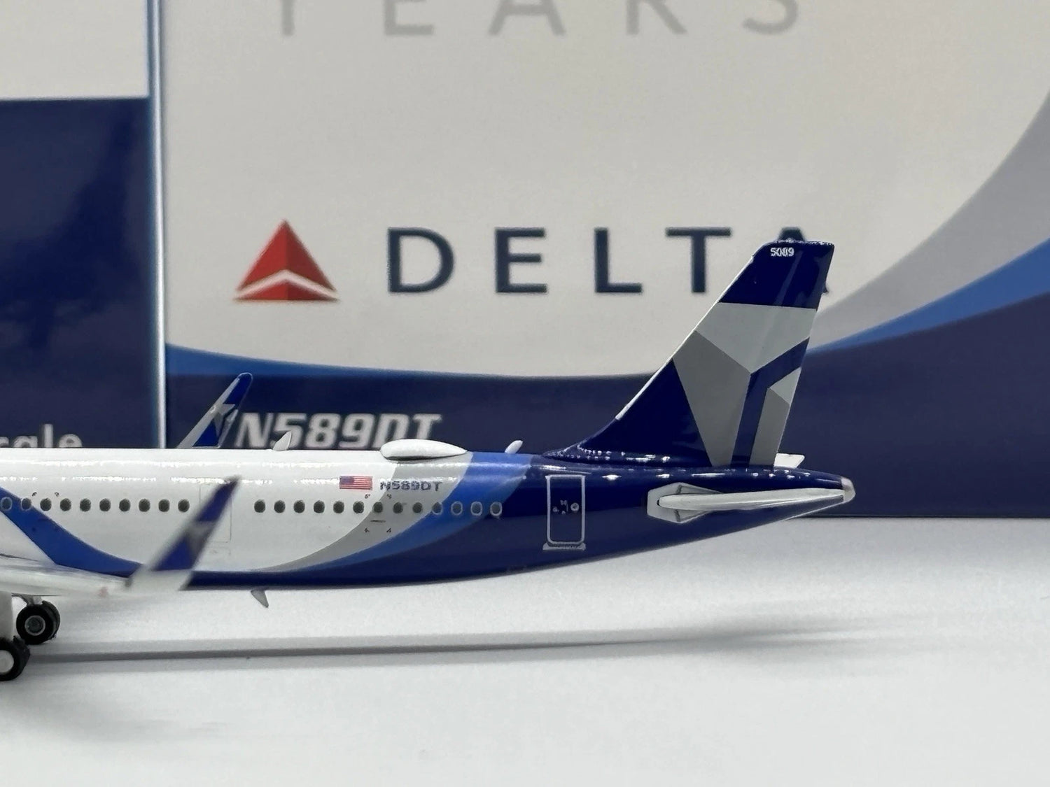 Phoenix Delta Air Lines 100th Airbus A321neo N589DT 1/400 Aircraft Scale Model