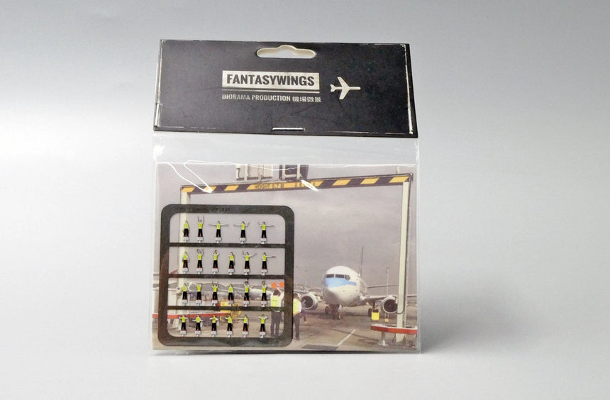 Fantasy Wings Marshaller Staff Airport Figures 1/400 FWDP-PS-4011