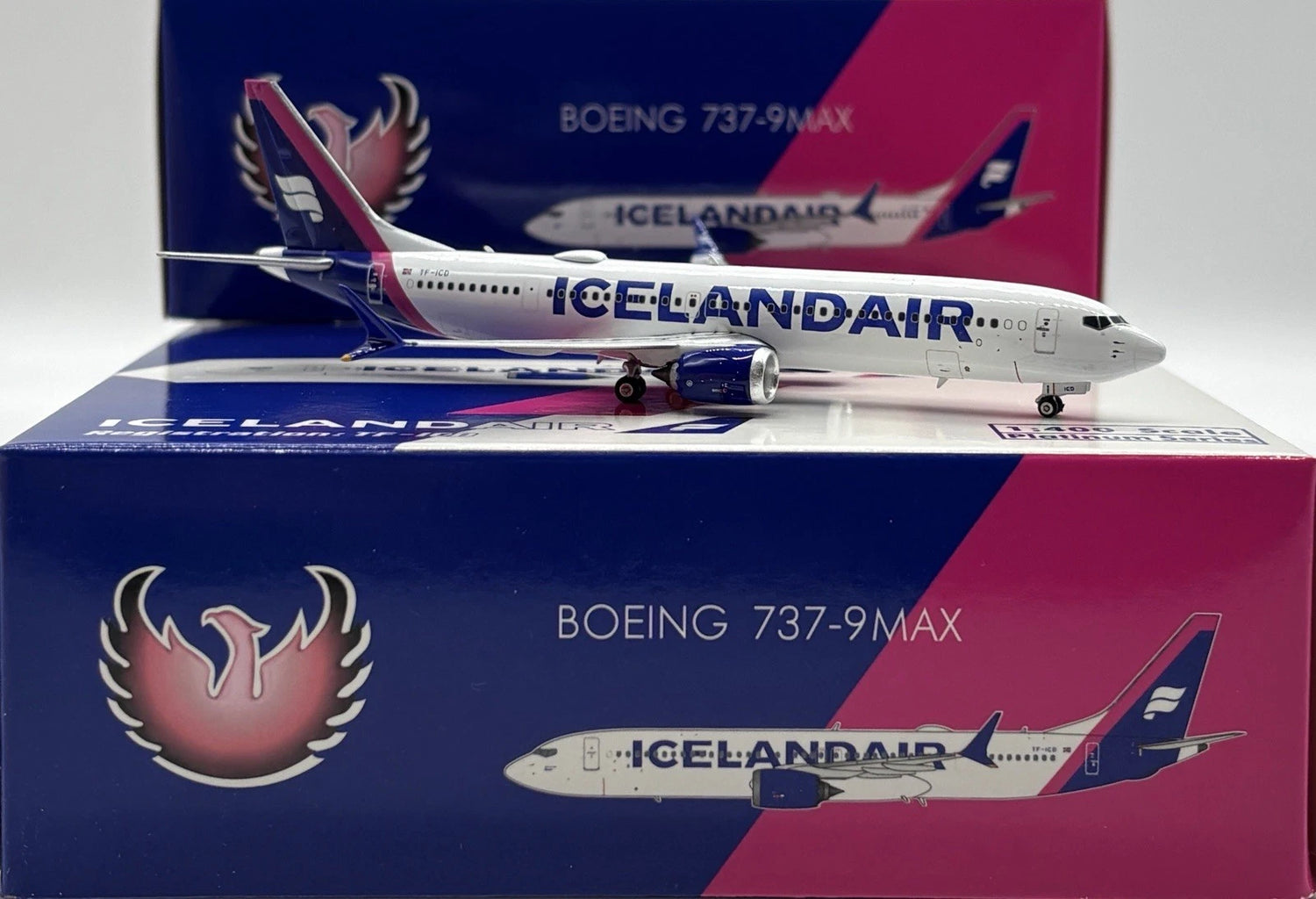 Phoenix Icelandair Boeing 737-900Max Purple Tail TF-ICD 1/400 Aircraft Scale Model