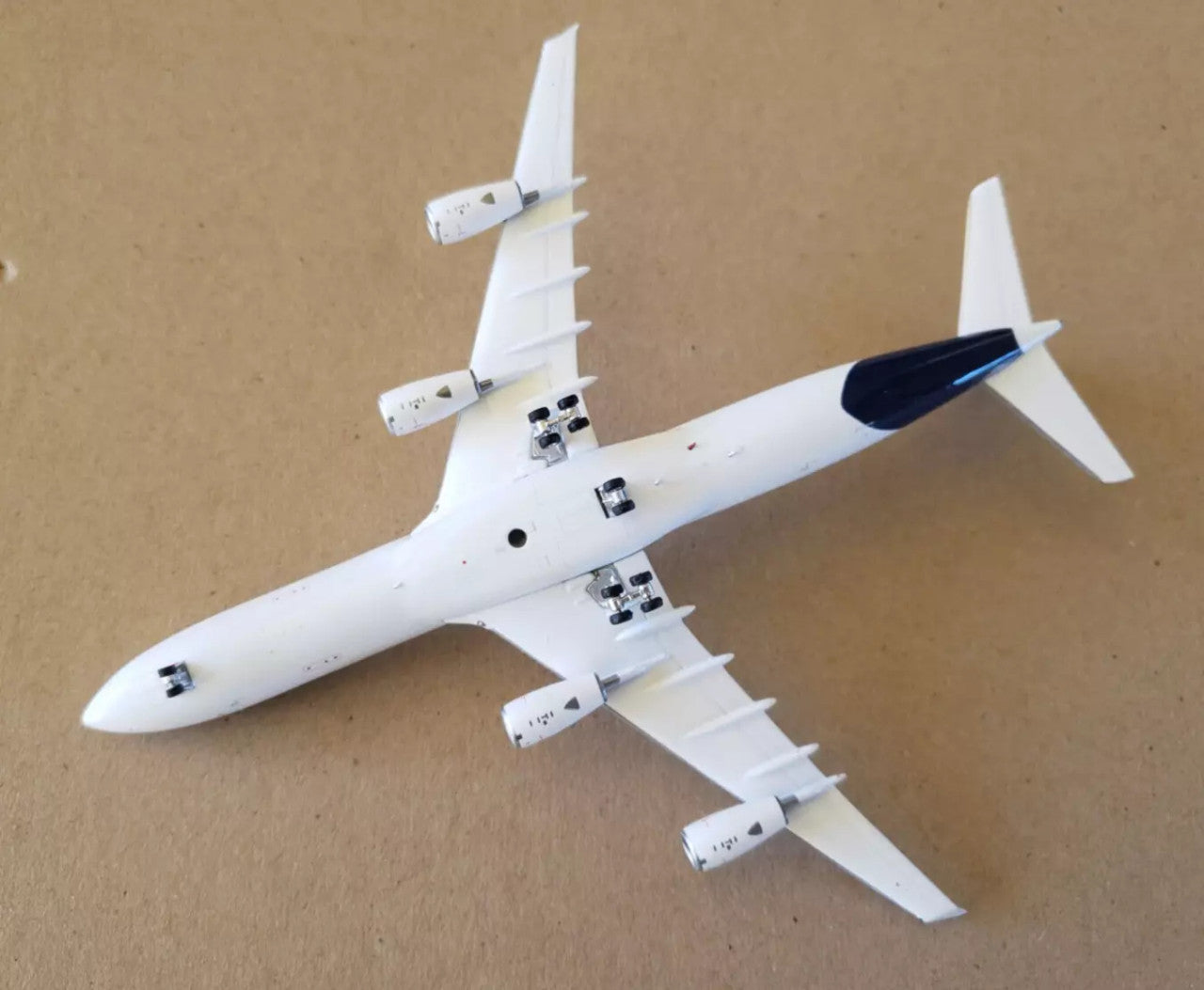 Phoenix Lufthansa Airbus A340-300 D-AIGU 1/400 Scale
