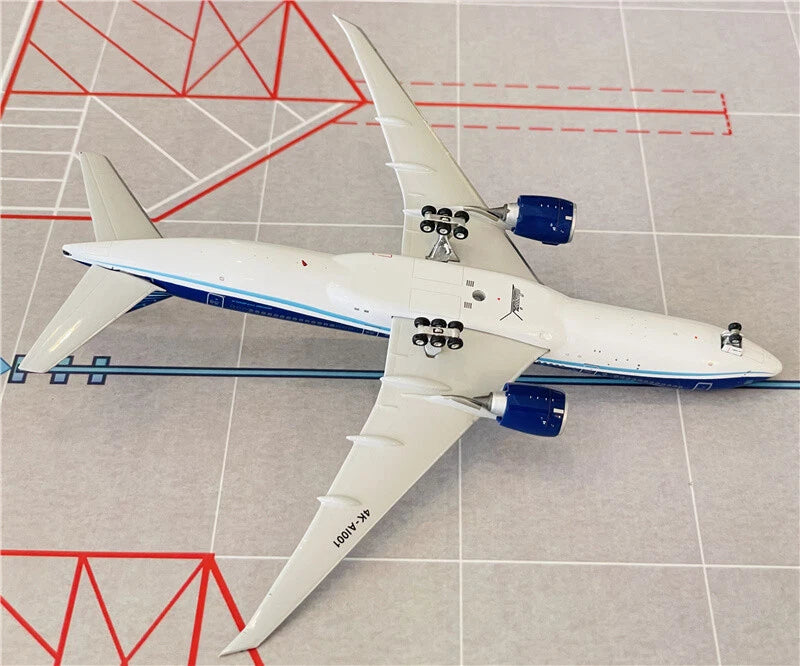Phoenix Azerbaijan Airlines Boeing 777-200LR 4K-AI001 1/400 Aircraft Scale Model