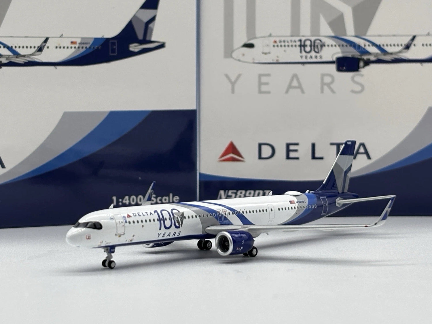 Phoenix Delta Air Lines 100th Airbus A321neo N589DT 1/400 Aircraft Scale Model