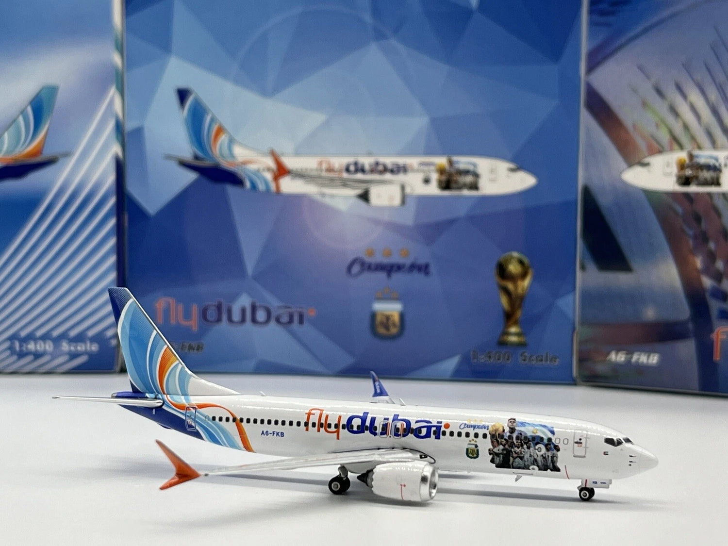 Phoenix FlyDubai Boeing 737-800Max A6-FKB 1/400 Aircraft Scale Model