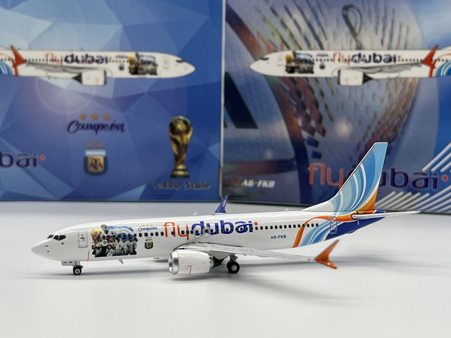 Phoenix FlyDubai Boeing 737-800Max A6-FKB 1/400 Aircraft Scale Model
