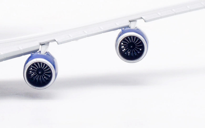 HX Models Atlas Air Boeing B747-8F N860GT Flaps-Down Version 1/400 Scale