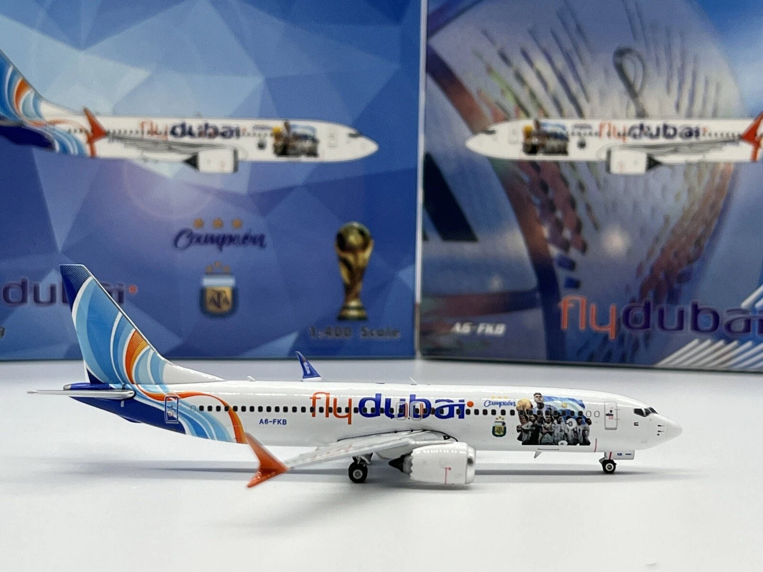 Phoenix FlyDubai Boeing 737-800Max A6-FKB 1/400 Aircraft Scale Model