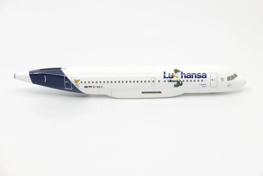 Hogan Lufthansa "Lu" Airbus A319 new livery D-AILU 1/200 Aircraft Scale Model