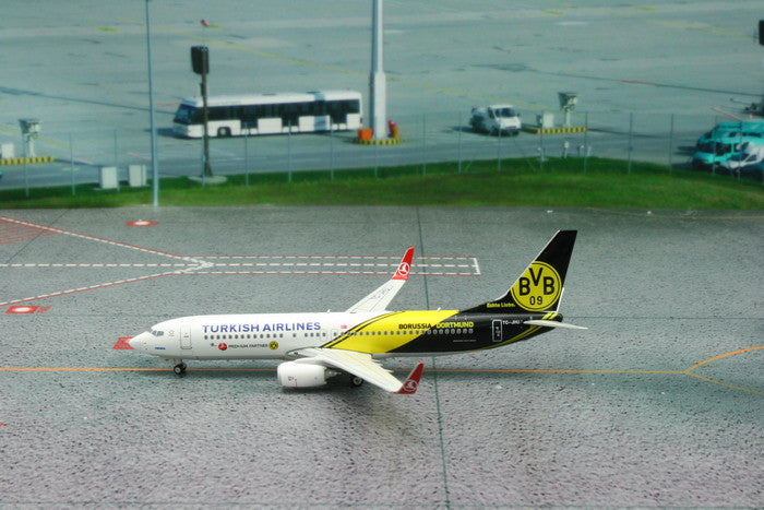 Phoenix Turkish Airlines Boeing 737-800 'BVB' 1/400