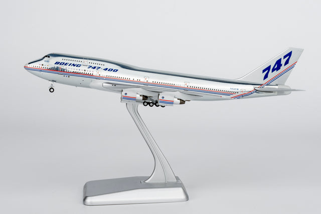 NG Models The Boeing Company Boeing House Colors Boeing 747-400 N401PW (Ultimate) 1/400 Aircraft Scale Model
